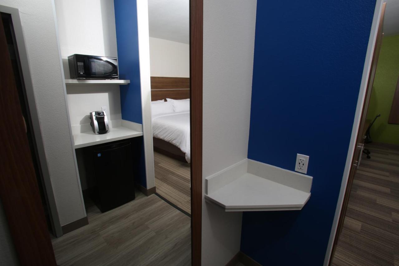 Holiday Inn Express - Mccook By Ihg Exterior foto